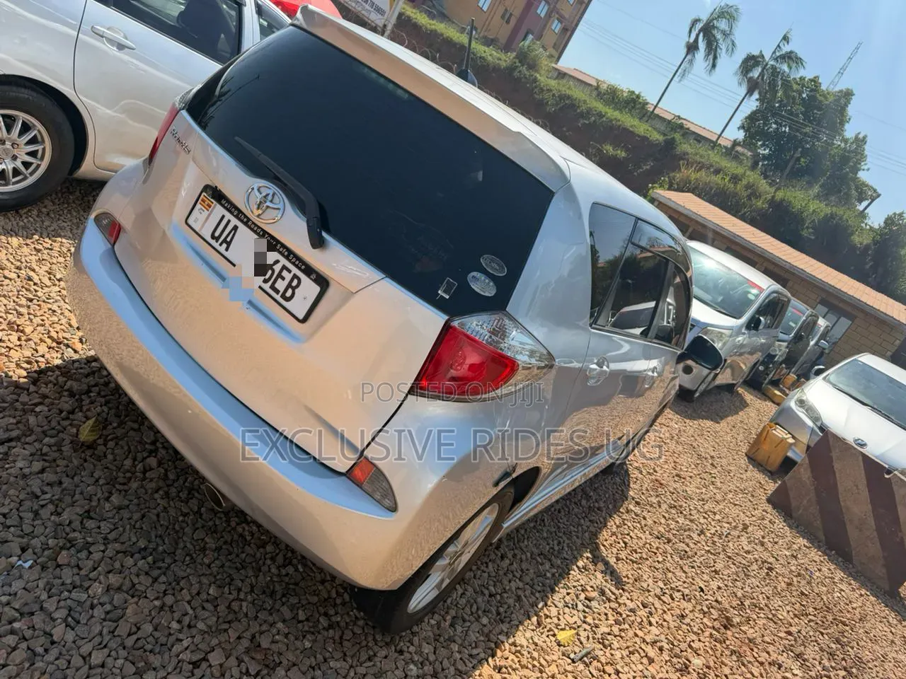 Toyota Ractis 1.5 AWD 2013 Silver