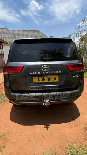 Toyota Land Cruiser Prado 2022 Gray