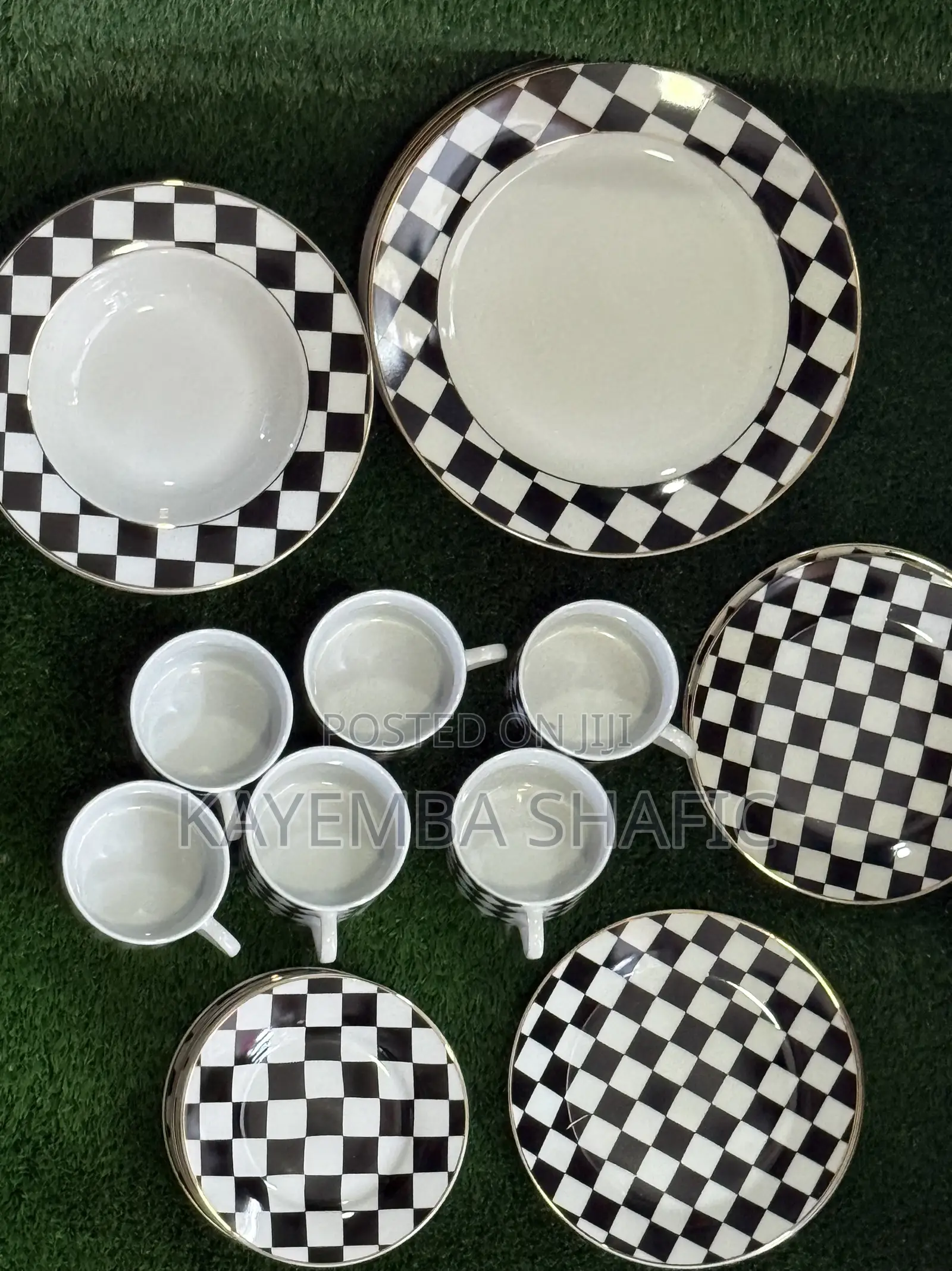 Agapidis Collection 30-Piece Porcelain Dinnerware Set - Service for 6