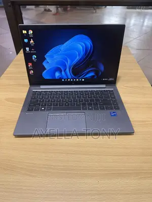 New Laptop HP ZBook Firefly 14 G7 32GB Intel Core i7 SSD 512GB