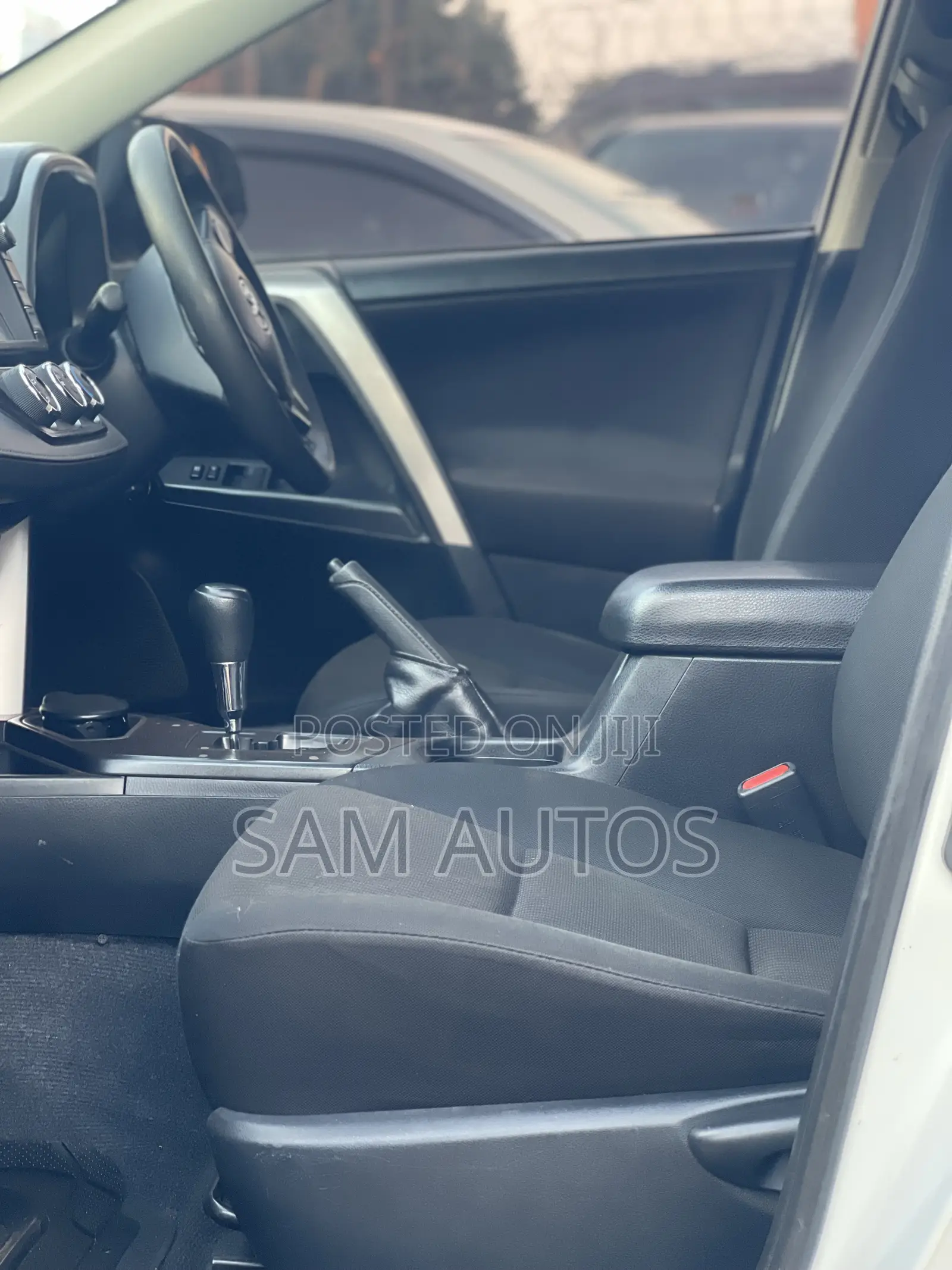 Toyota RAV4 2015 White