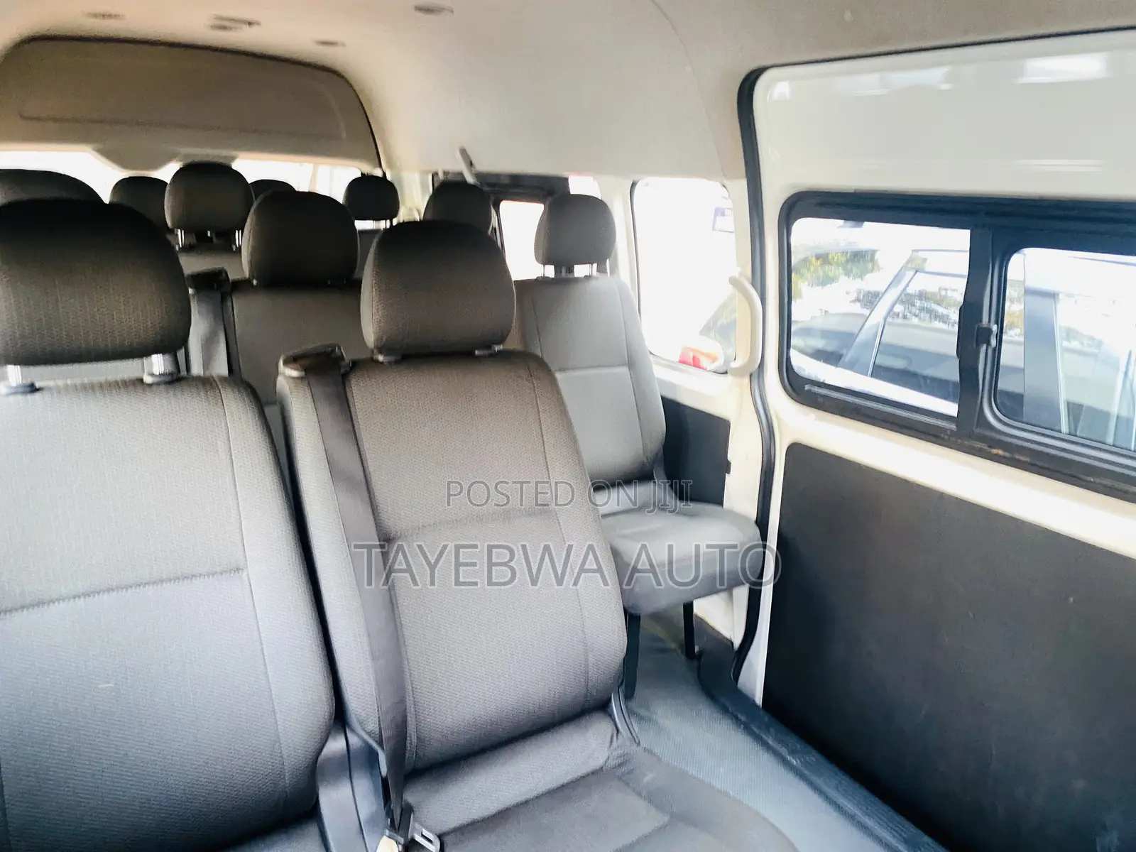 Toyota HiAce 2022 White