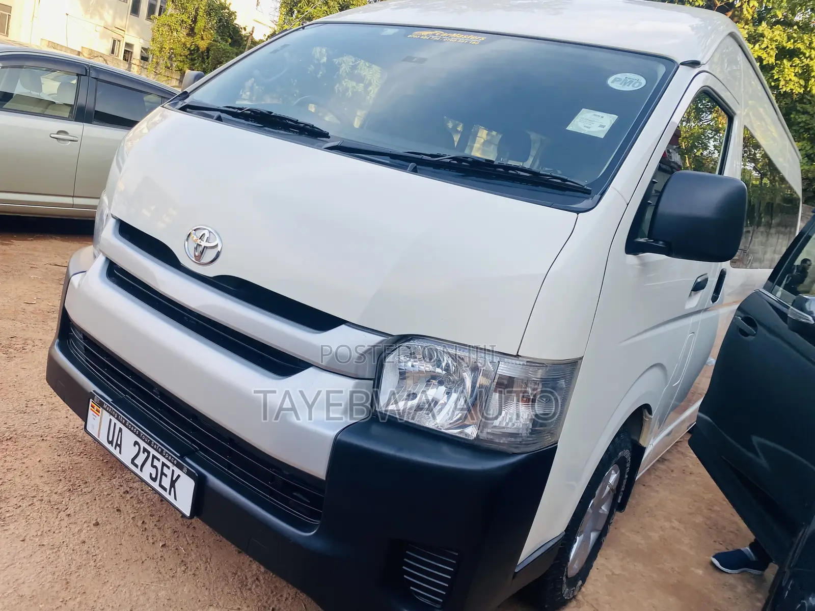 Toyota HiAce 2022 White
