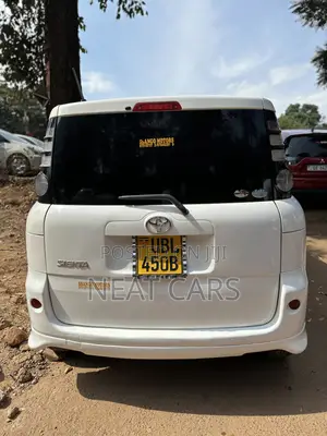 Toyota Sienta 2009 Pearl