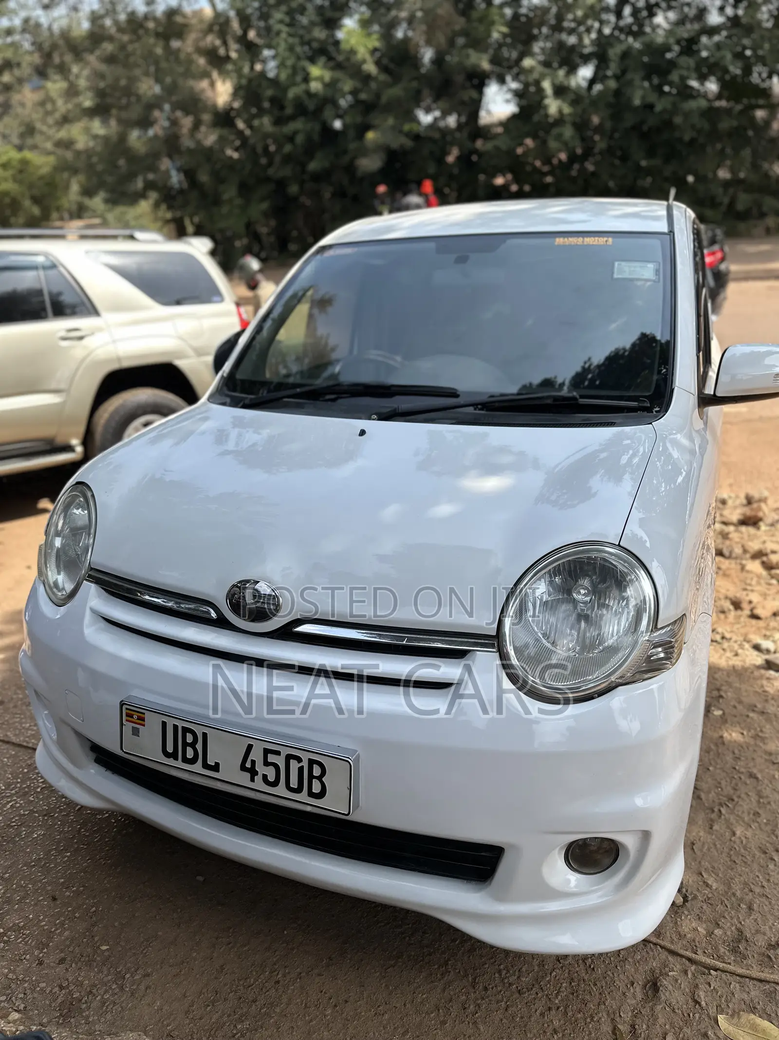 Toyota Sienta 2009 Pearl