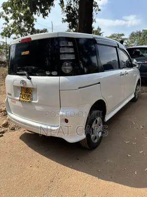 Toyota Sienta 2009 Pearl