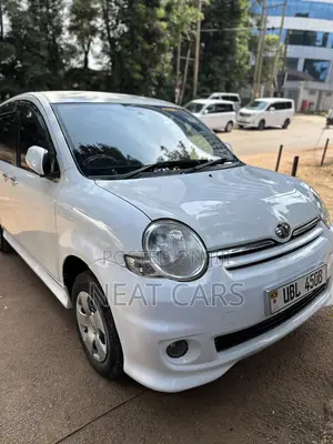 Toyota Sienta 2009 Pearl