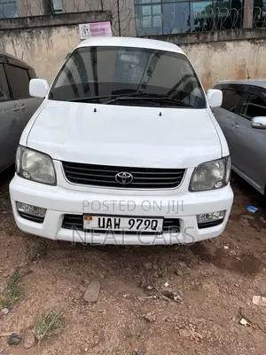 Toyota Noah 2002 White