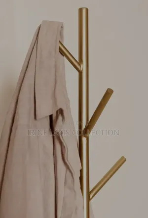 8 Hooks Gold Metal Coat Rack With Base