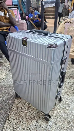 Noble Suitcase. Extra Large. ( Gray)