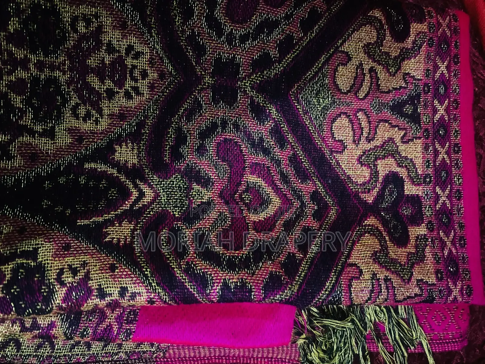Plain Centered Vintage Print Edged Scarf