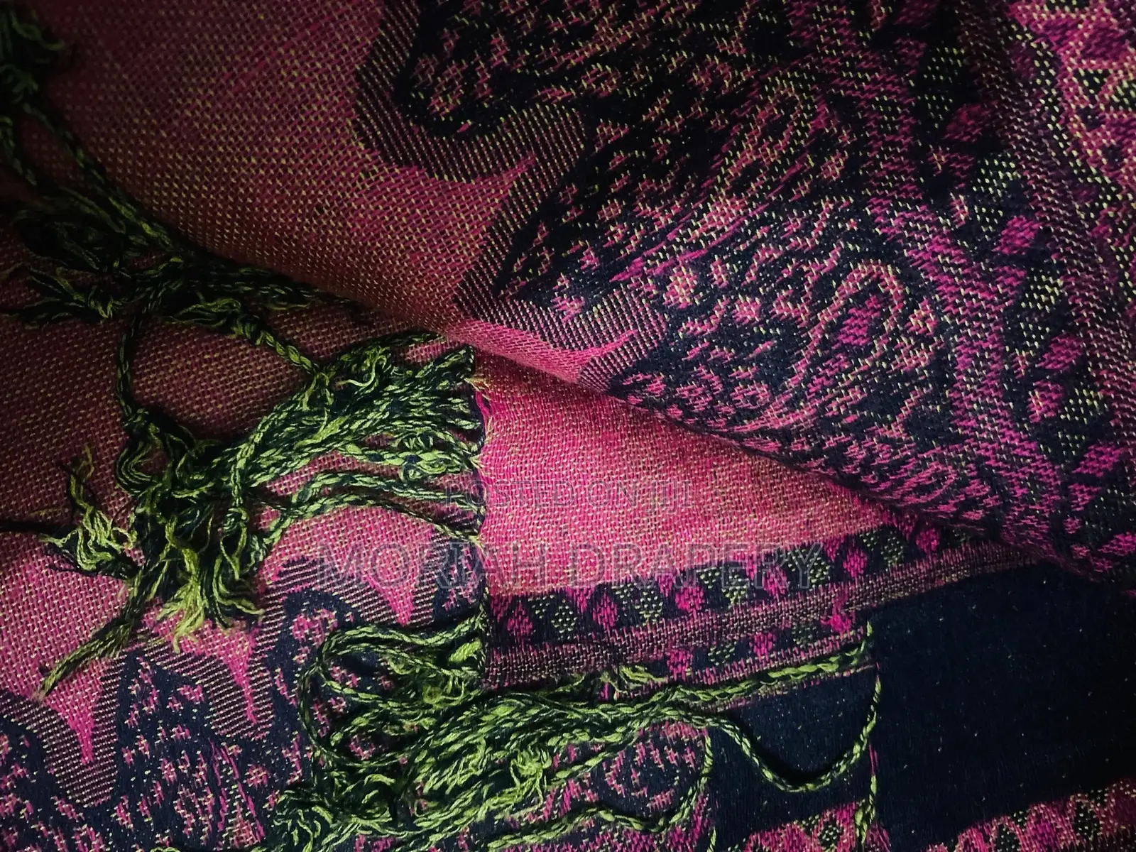 Plain Centered Vintage Print Edged Scarf