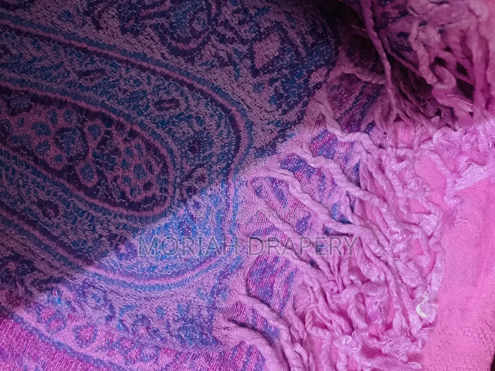 Plain Centered Vintage Print Edged Scarf