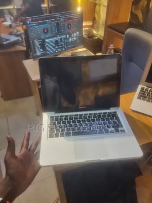 Laptop Apple MacBook Pro 8GB Intel Core i5 HDD+SSD 500GB