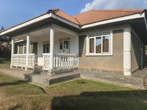 5bdrm Bungalow in Kabalore for sale