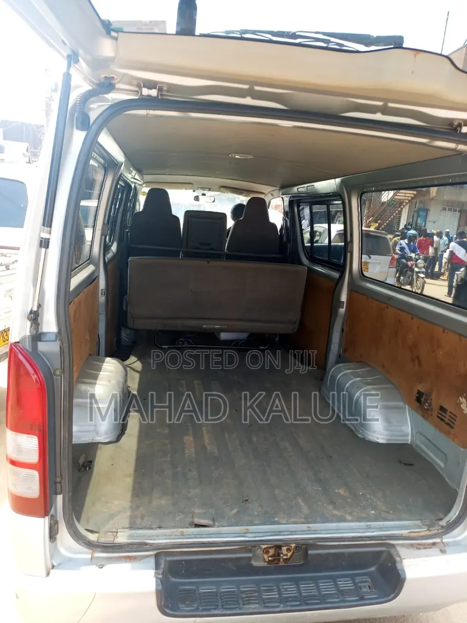 Toyota HiAce 2012 Silver