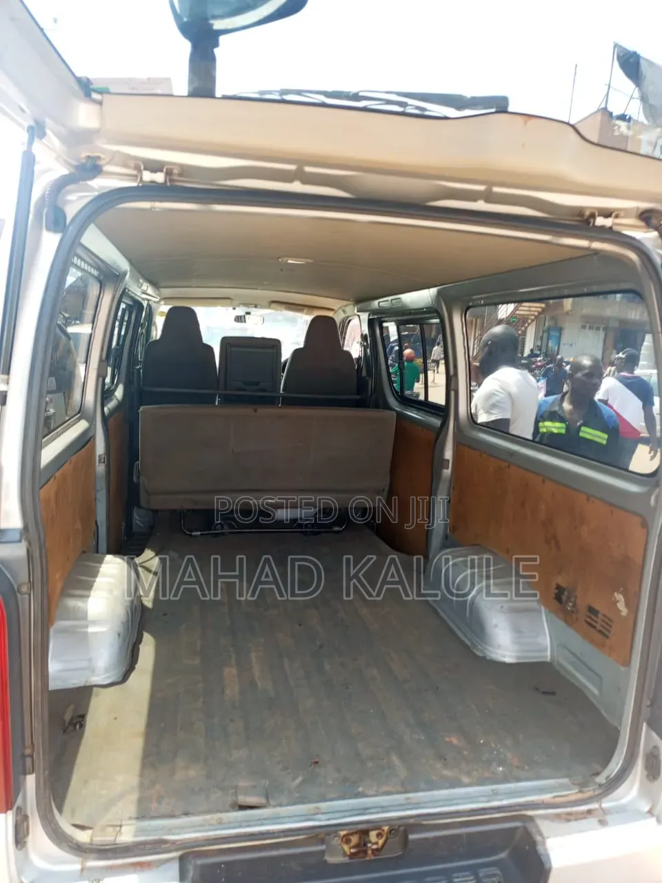 Toyota HiAce 2012 Silver