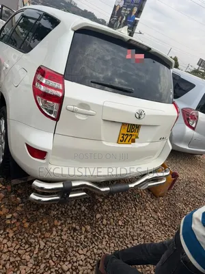 Toyota RAV4 2011 White