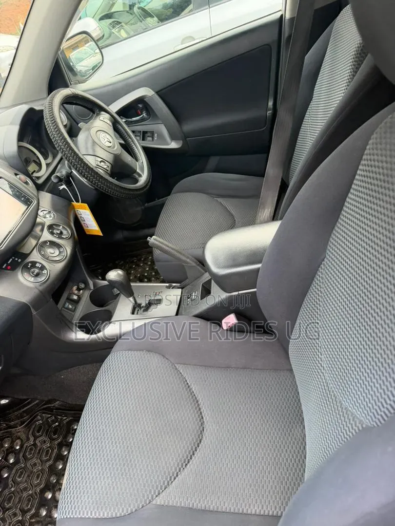 Toyota RAV4 2011 White
