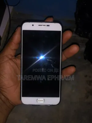 Samsung Galaxy A8 32 GB White