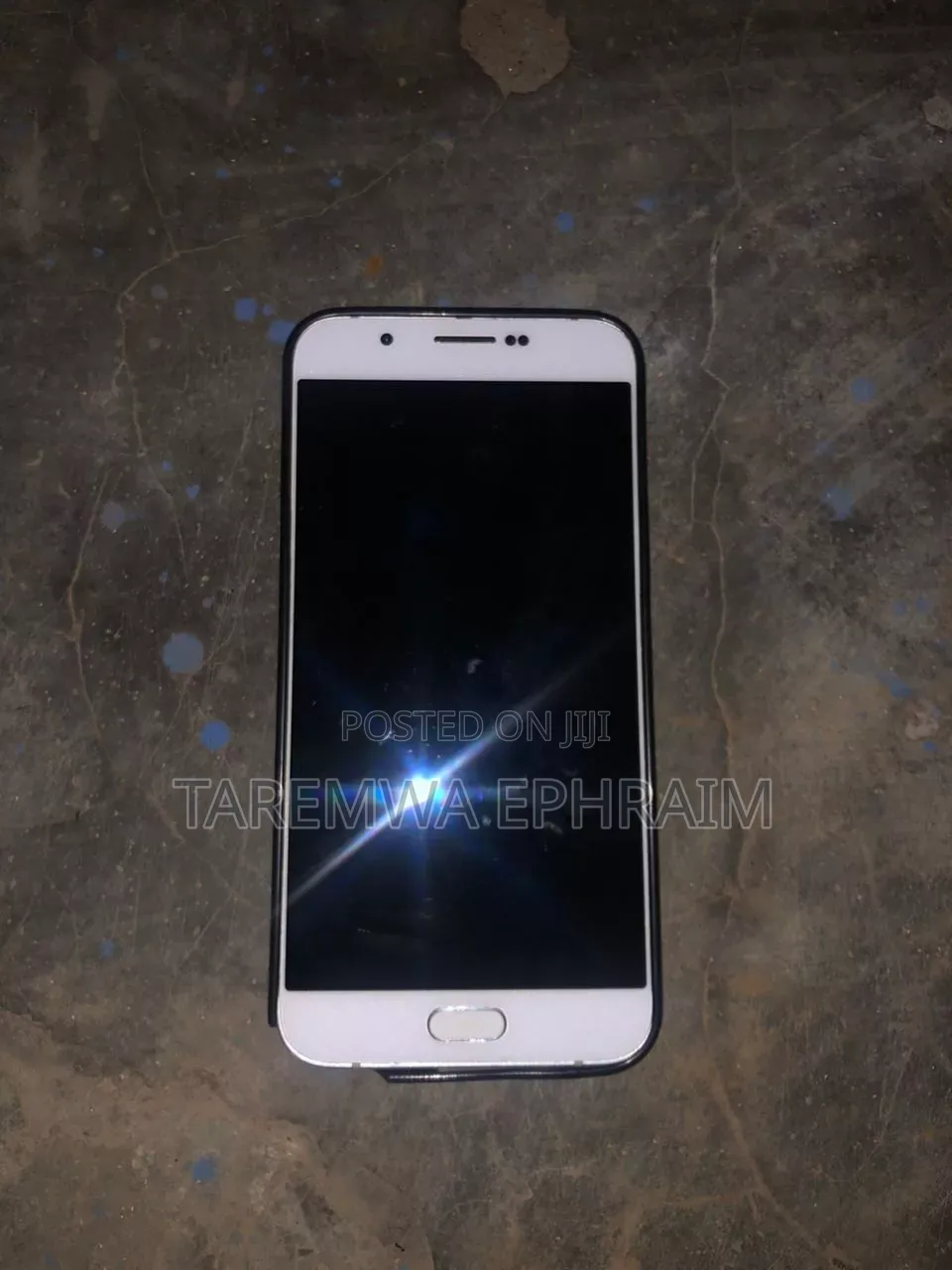 Samsung Galaxy A8 32 GB White