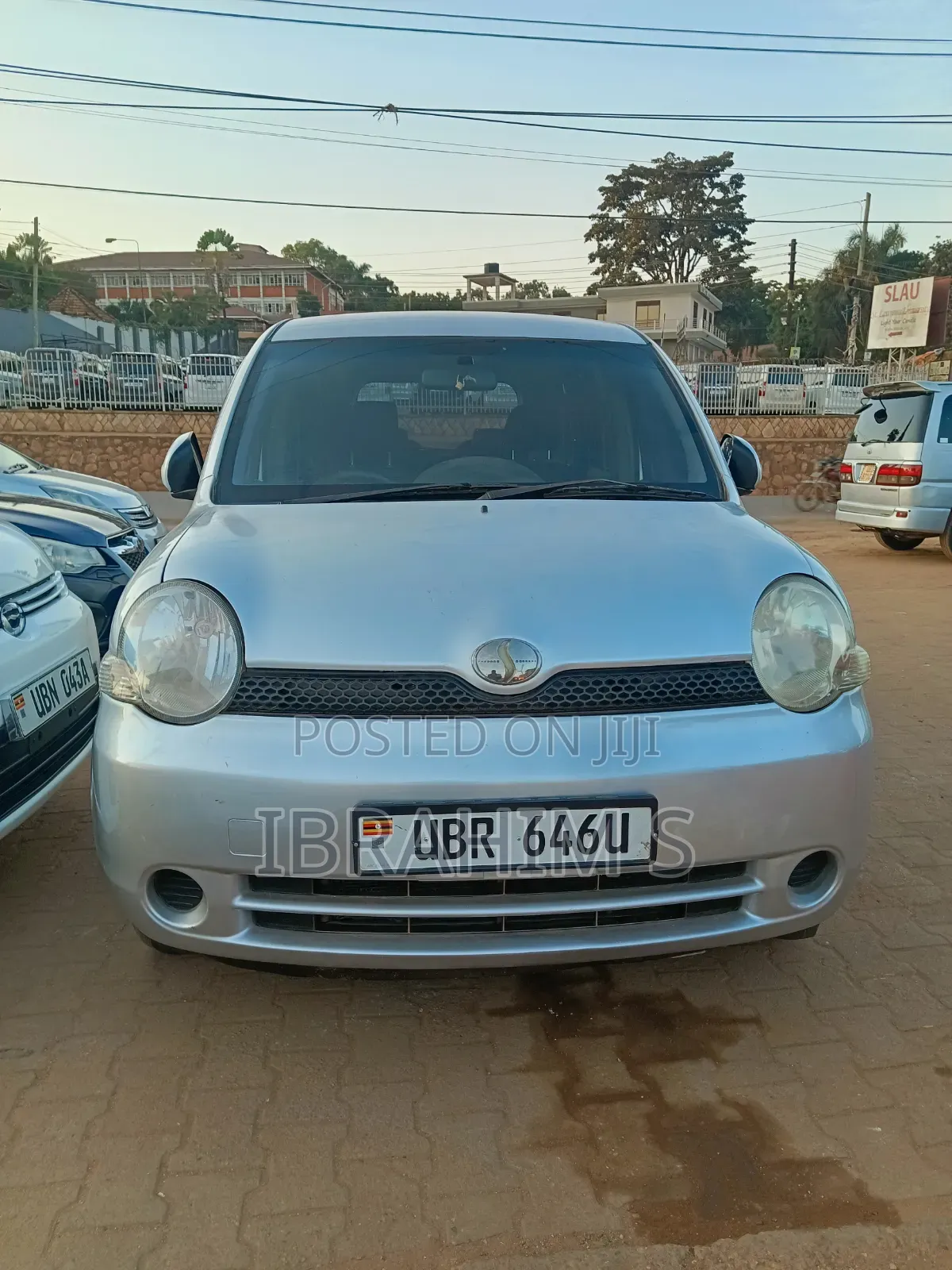 Toyota Sienta 2012 Silver