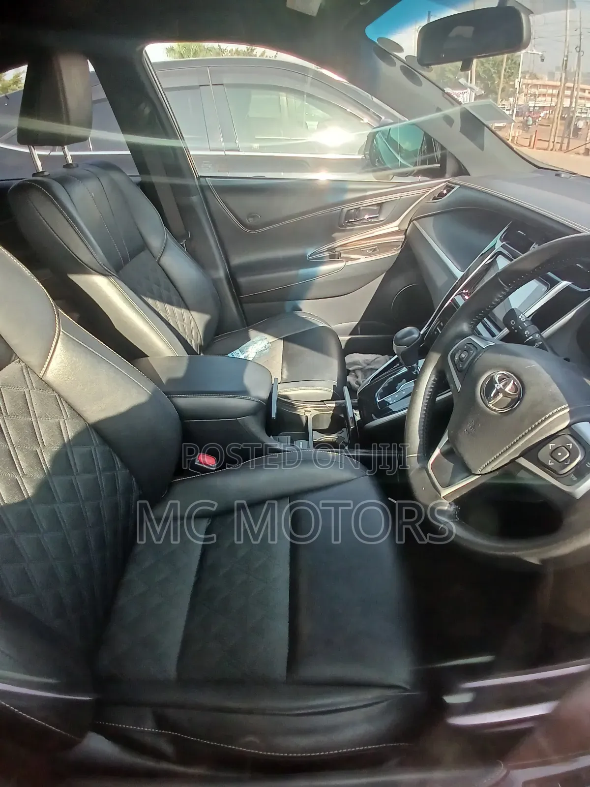 Toyota Harrier 2.0 2016 Maroon