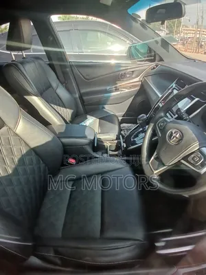 Toyota Harrier 2.0 2016 Maroon