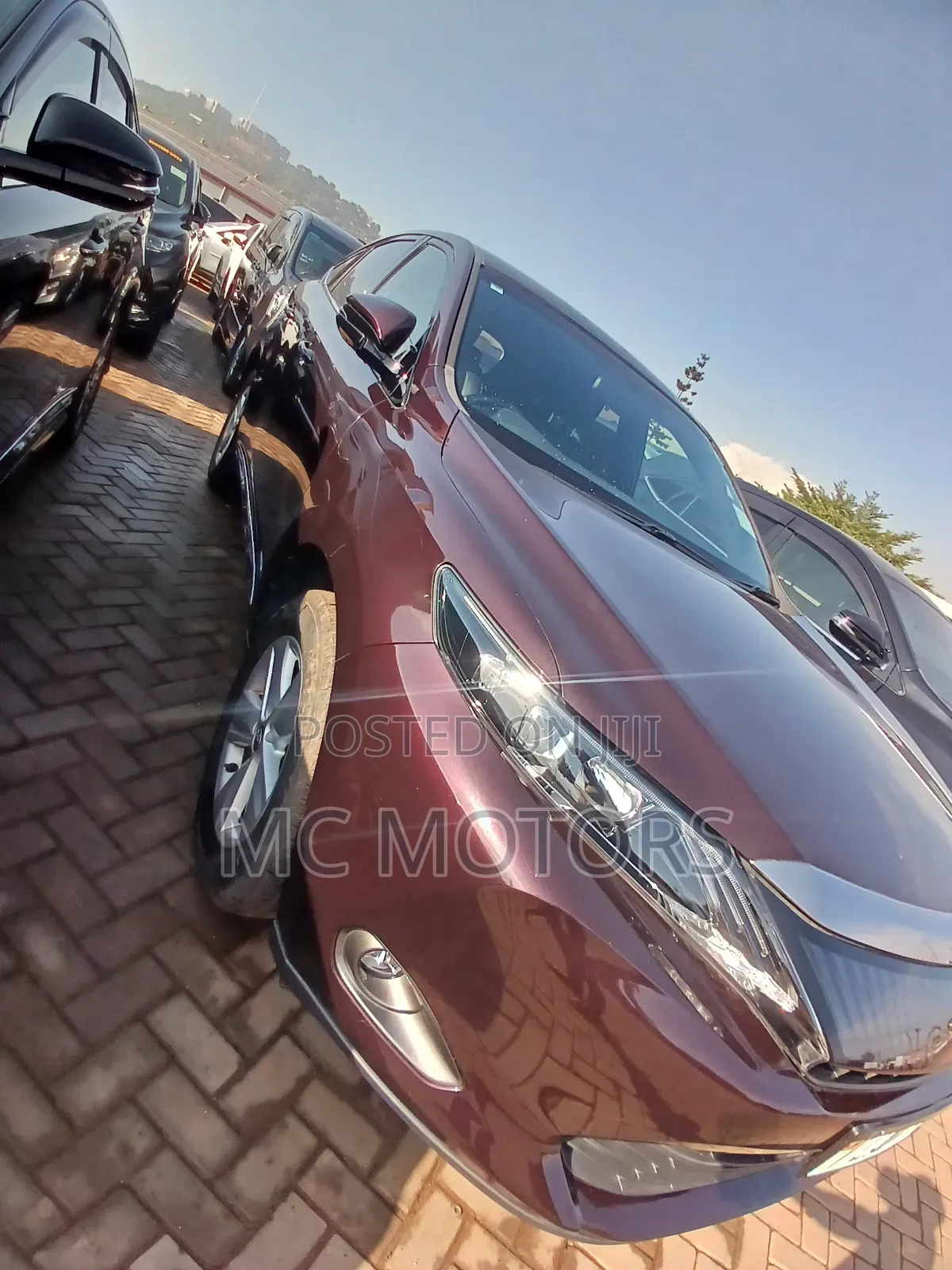 Toyota Harrier 2.0 2016 Maroon