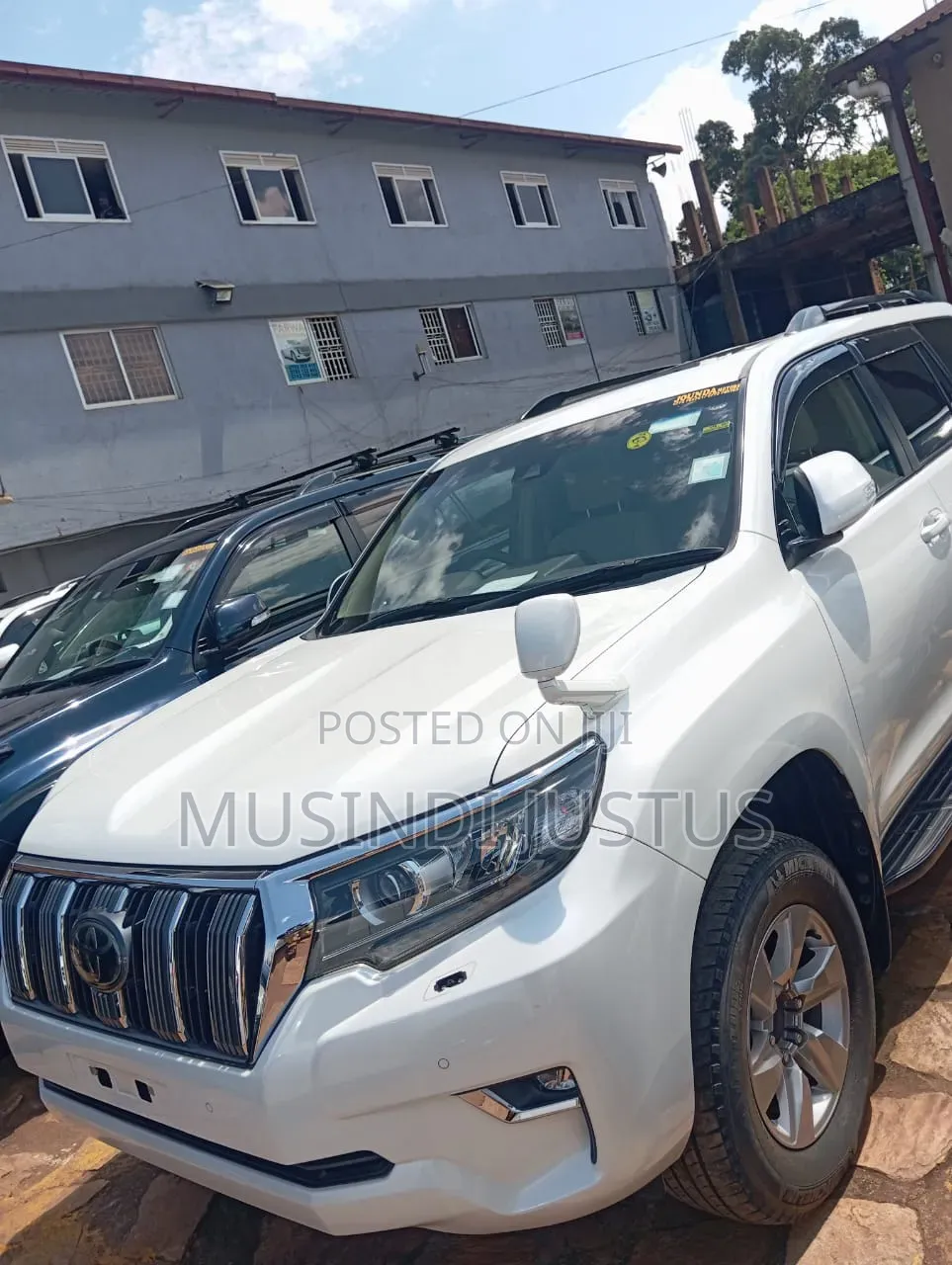 Toyota Land Cruiser Prado 2017 White