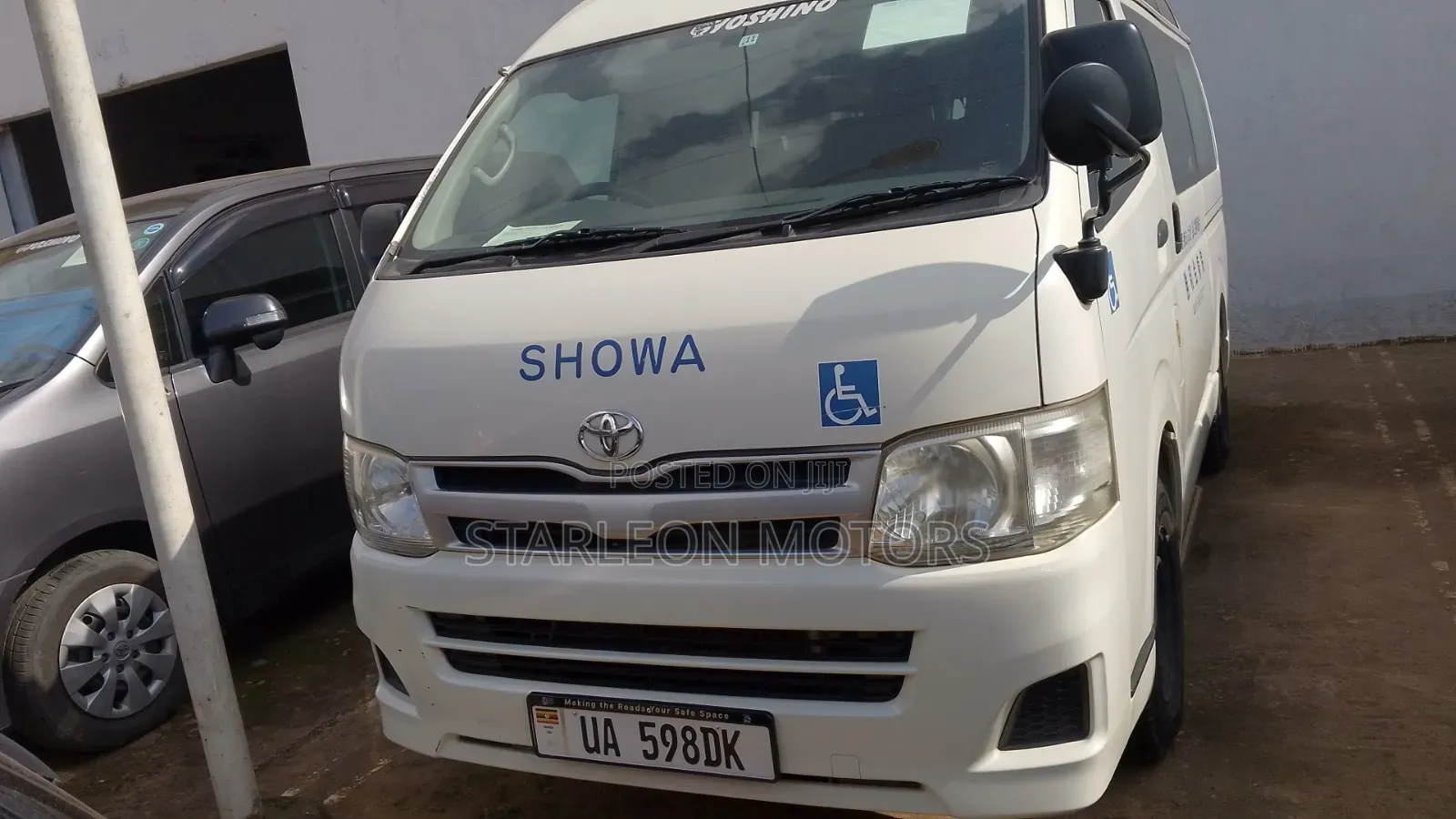 Toyota HiAce 2010 White