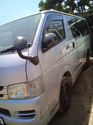 Toyota HiAce 2010 White