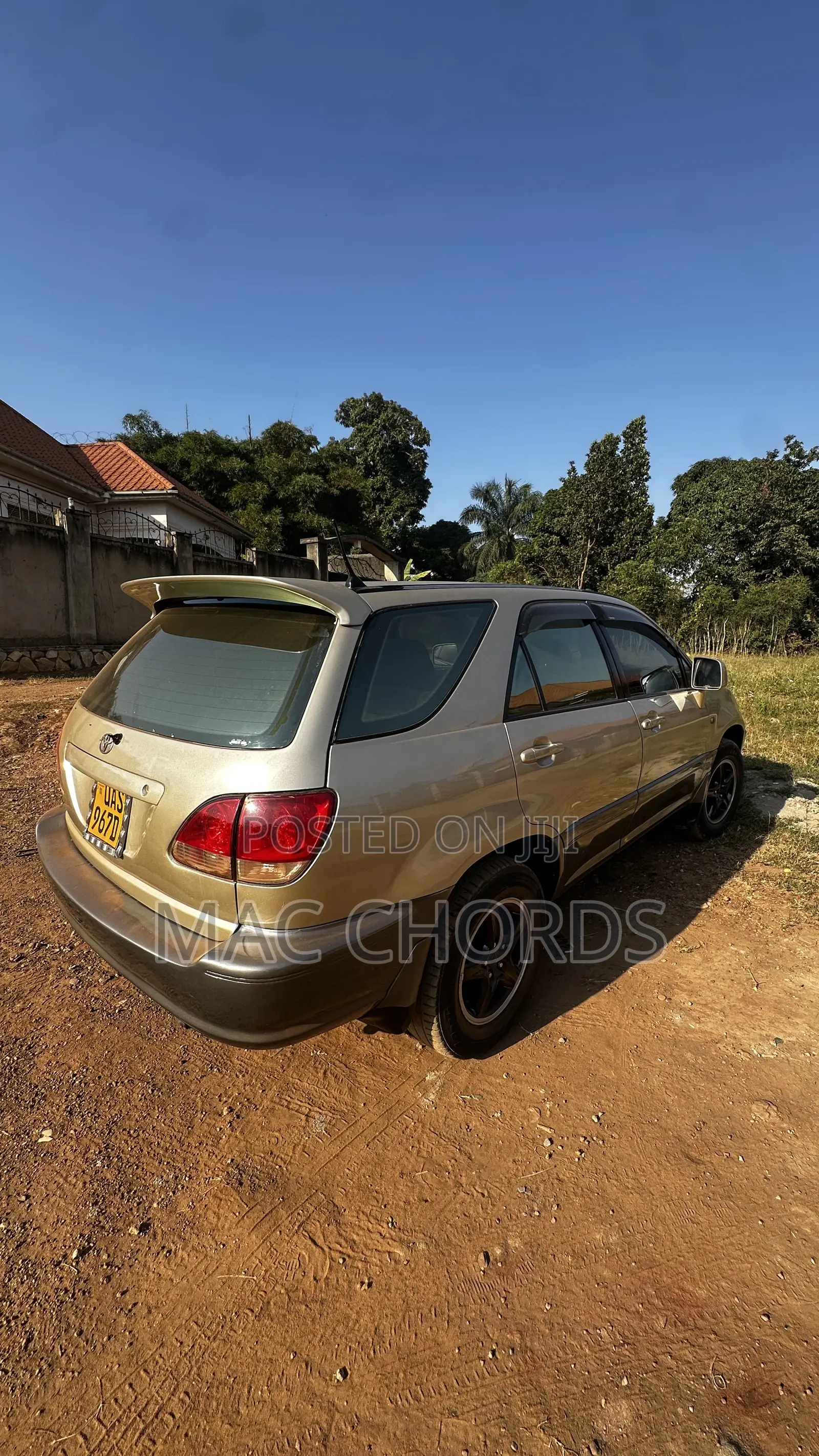 Toyota Harrier 2002 Gold