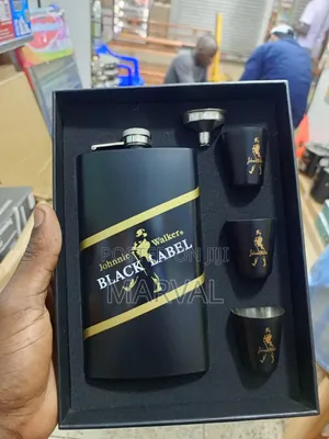 Johnnie Walker Black Label Branded Gift Set
