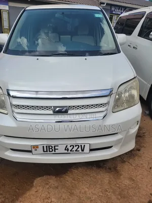 Toyota Noah 2005 White