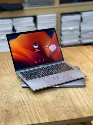 Laptop Apple MacBook Pro 2017 8GB Intel Core i5 SSD 256GB