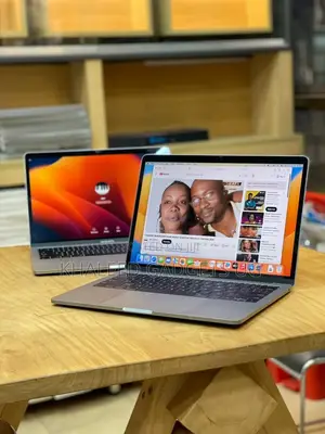 Laptop Apple MacBook Pro 2017 8GB Intel Core i5 SSD 256GB
