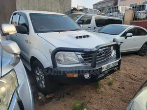 Toyota Hilux 2015 White