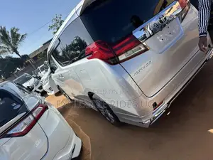 Toyota Alphard 2017 Silver