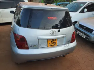 Toyota IST 2007 Silver