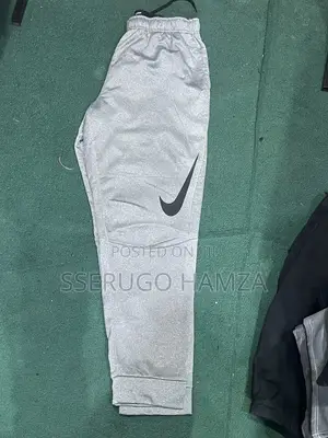 Sweaterpant Second Hand