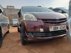 Toyota Passo Sette 1.5 AWD 2011 Maroon
