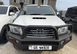 Toyota Hilux 3.0 D-4D 4x4 2013 White