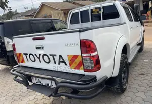 Toyota Hilux 3.0 D-4D 4x4 2013 White