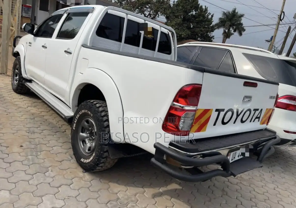 Toyota Hilux 3.0 D-4D 4x4 2013 White