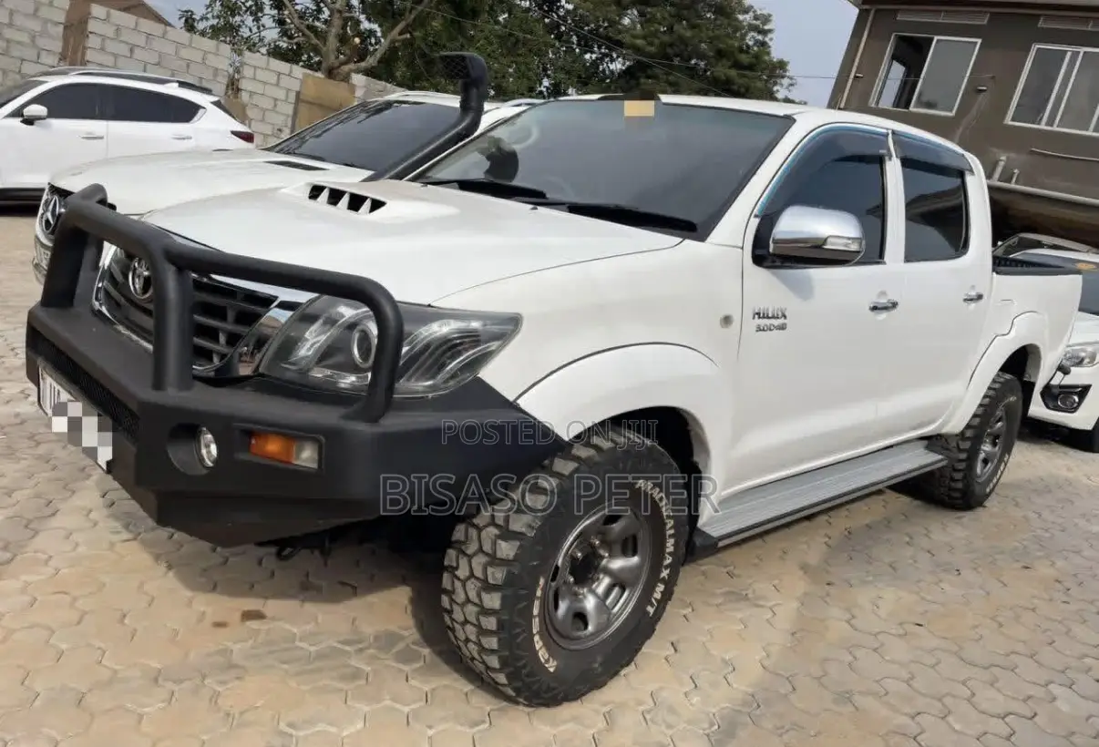 Toyota Hilux 3.0 D-4D 4x4 2013 White