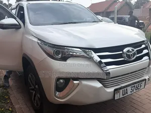 Toyota Fortuner 2018 Silver