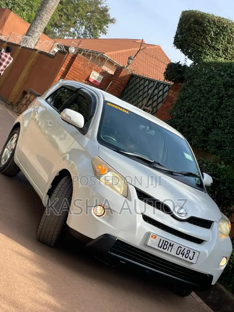 Toyota IST 2009 White