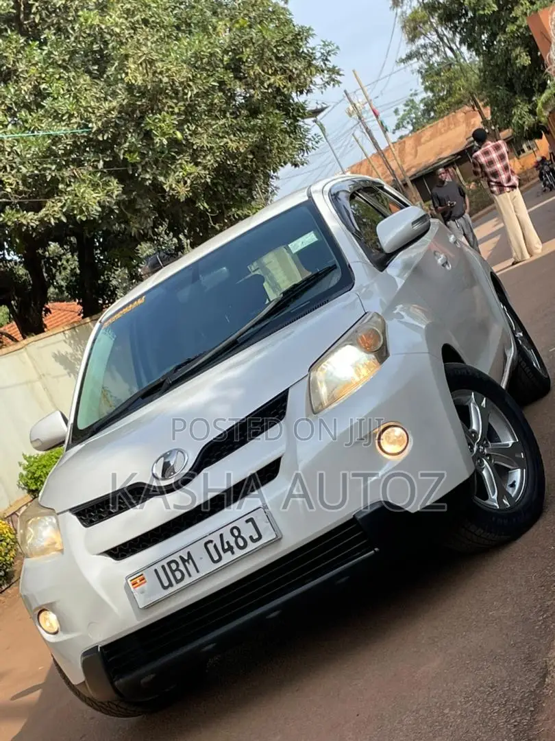 Toyota IST 2009 White