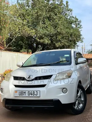 Toyota IST 2009 White